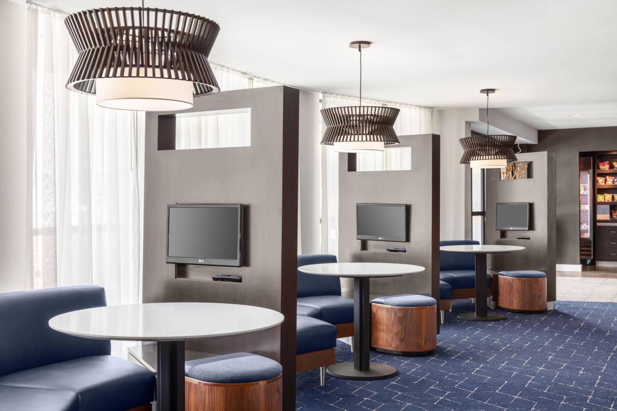 Courtyard Portland Airport Hotel South Portland Bagian luar foto