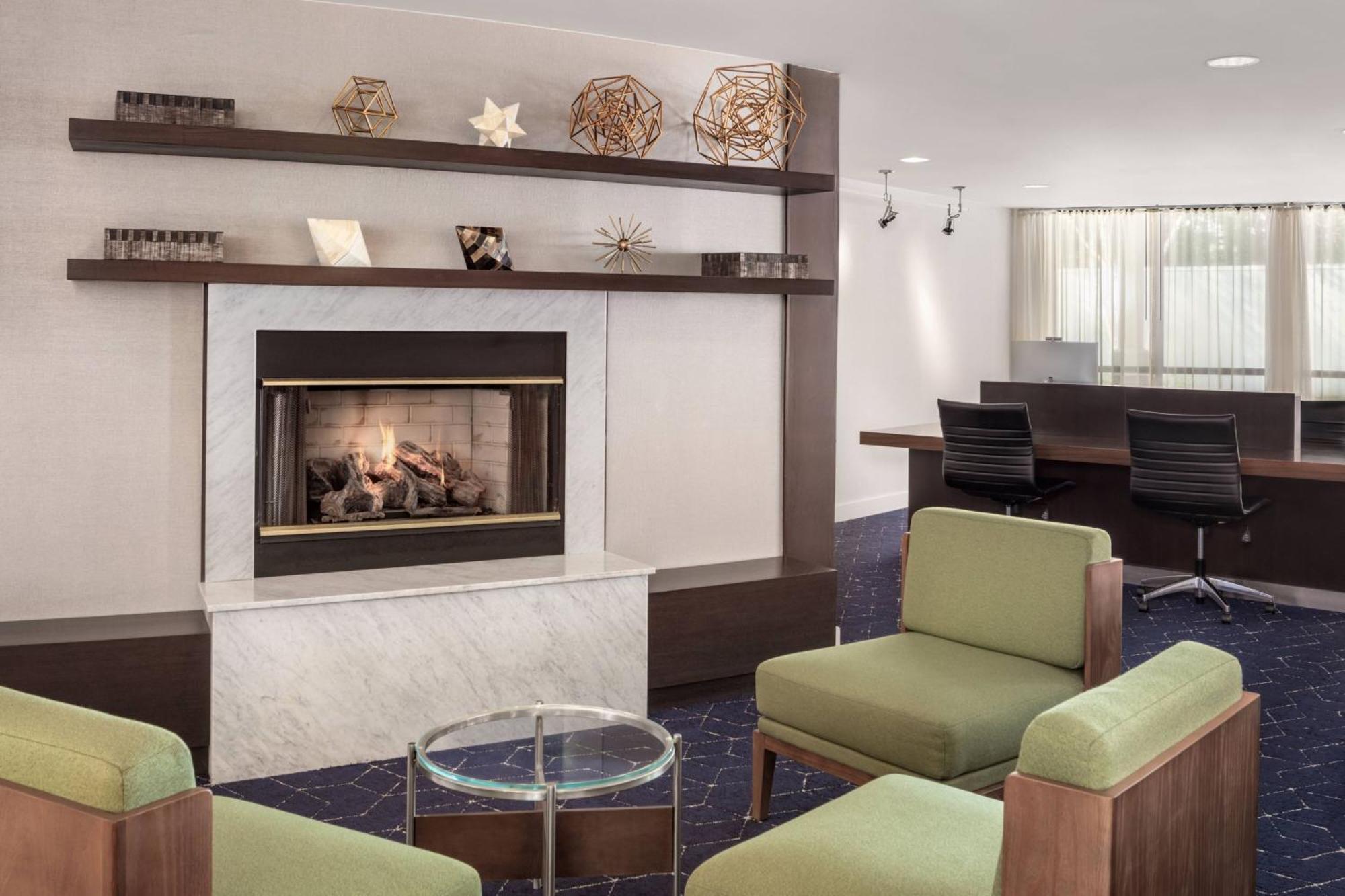 Courtyard Portland Airport Hotel South Portland Bagian luar foto