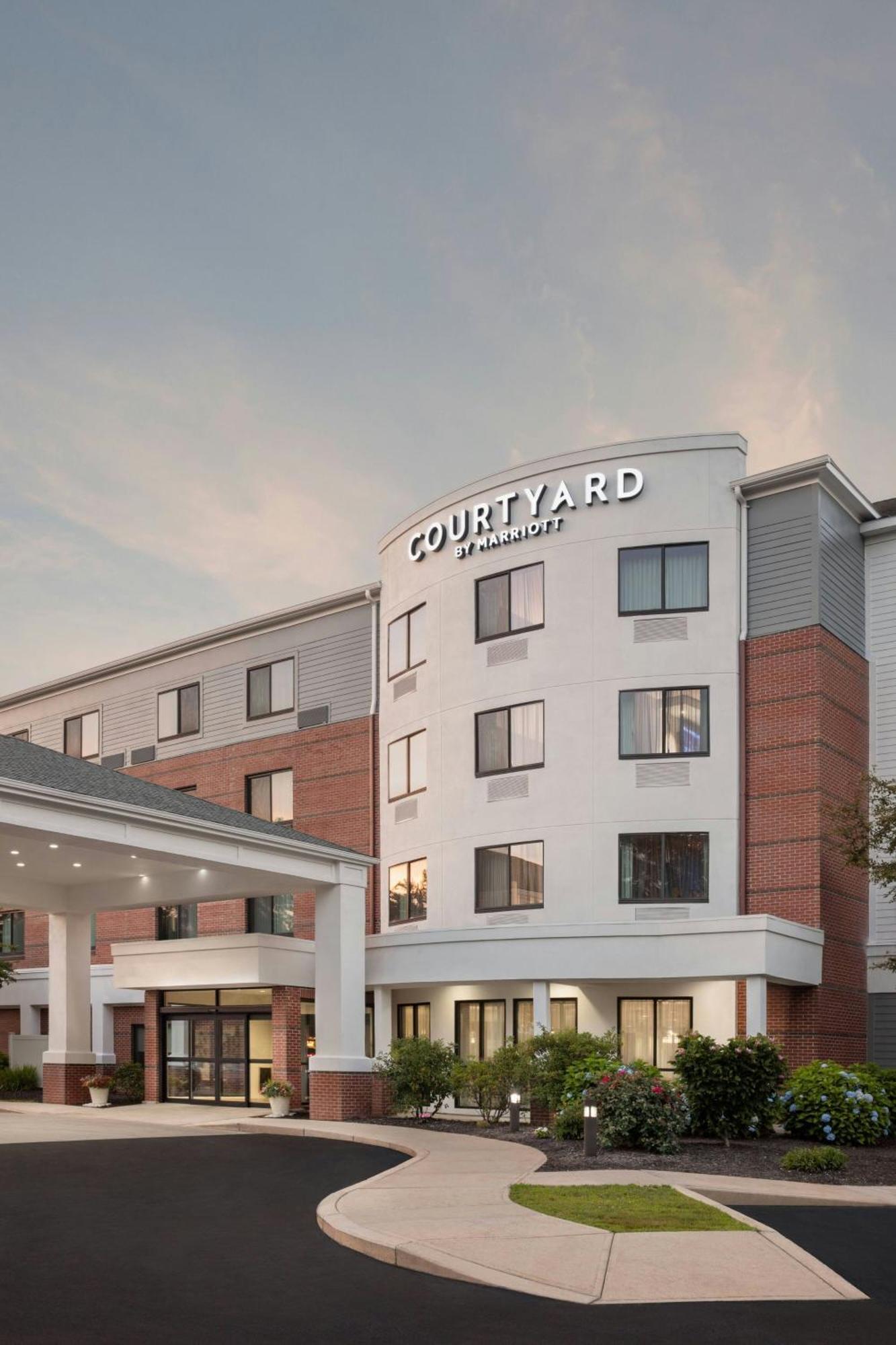 Courtyard Portland Airport Hotel South Portland Bagian luar foto