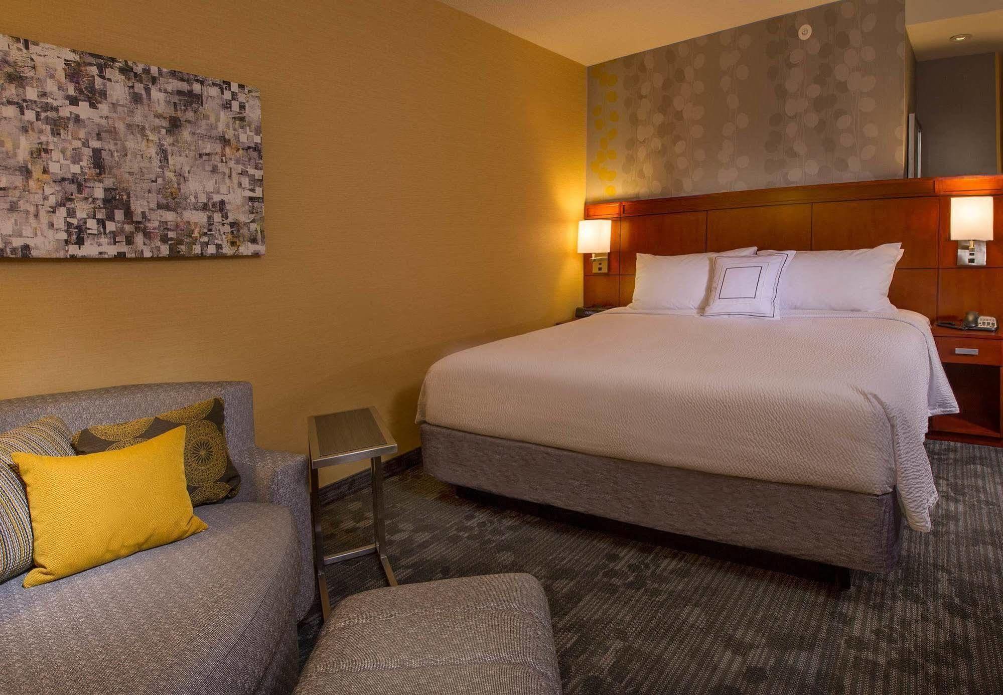 Courtyard Portland Airport Hotel South Portland Bagian luar foto
